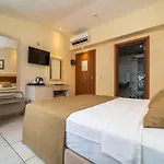 Montebello Отель