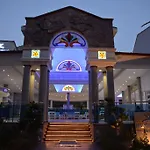 Montebello Отель