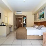 Hotel Montebello 4*