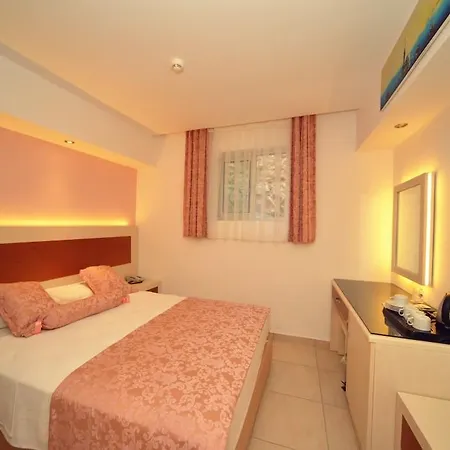 호텔 Montebello 4*