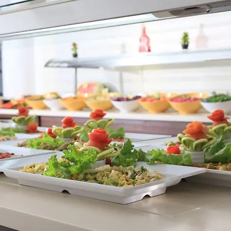 Montebello فندق 4*