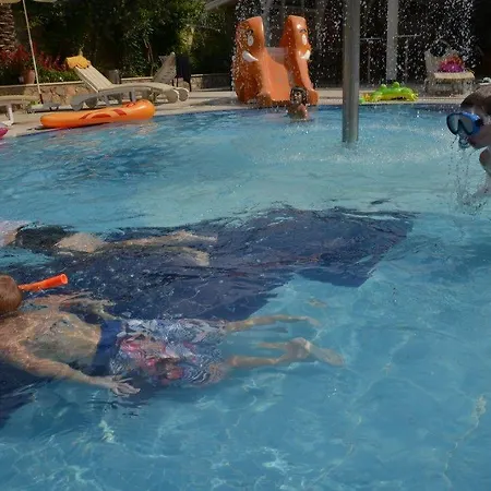 فندق Montebello 4*