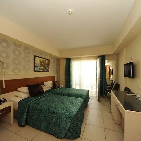 ホテル Montebello 4*