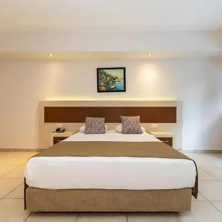 فندق Montebello 4*