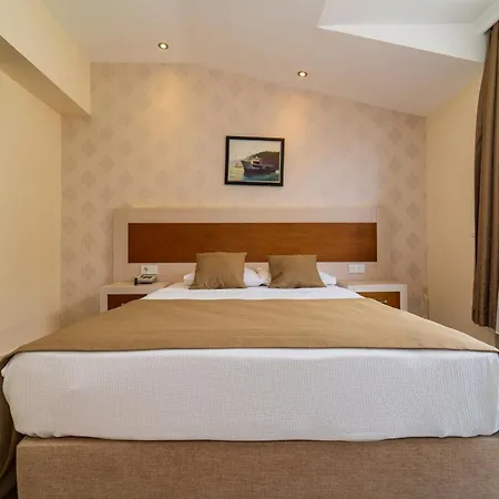 호텔 Montebello 4*
