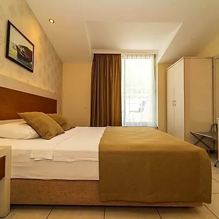 Montebello 4* אולודניץ