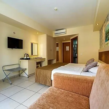 Montebello מלון 4*
