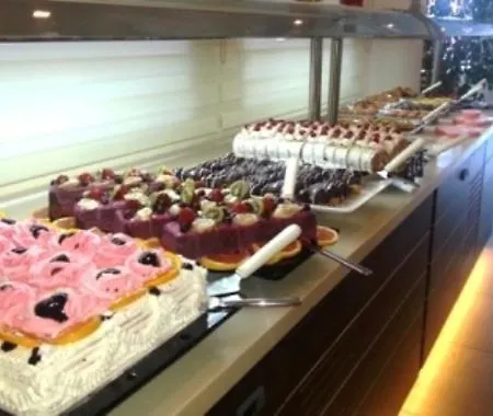 Montebello فندق أولدينيس