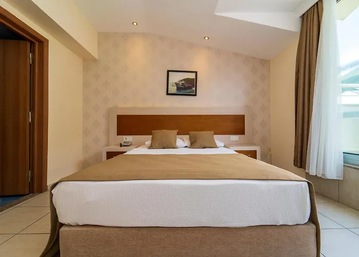Hotel Montebello 4*